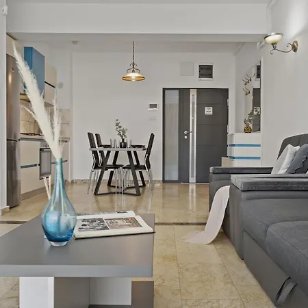 Sophia Luxury 2 Bedroom Mamaja