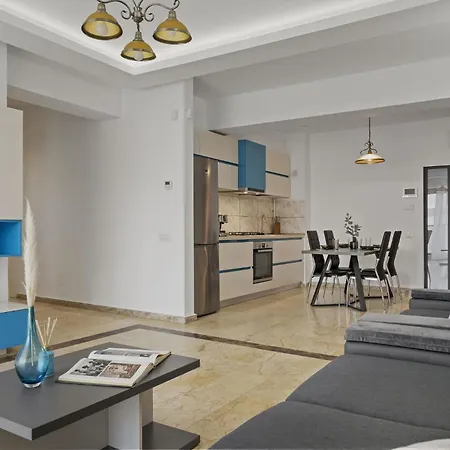 Sophia Luxury 2 Bedroom Apartament Mamaja