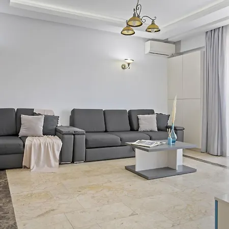 Sophia Luxury 2 Bedroom Apartament